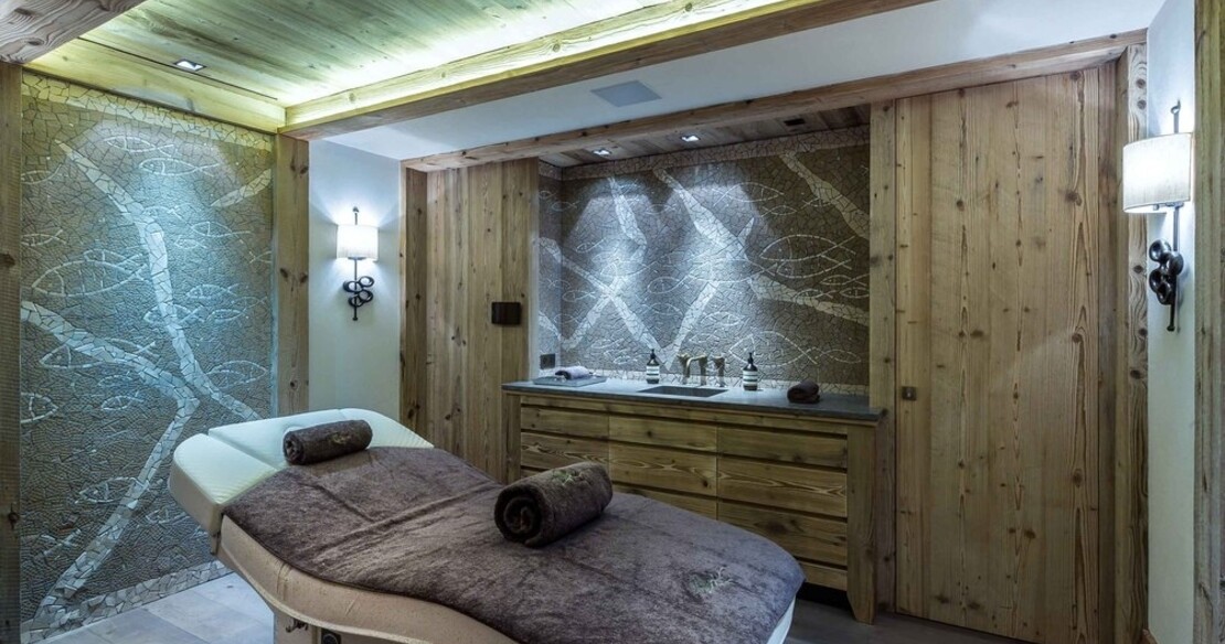 Chalet Cryst'Aile, Courchevel 1850, treatment room
