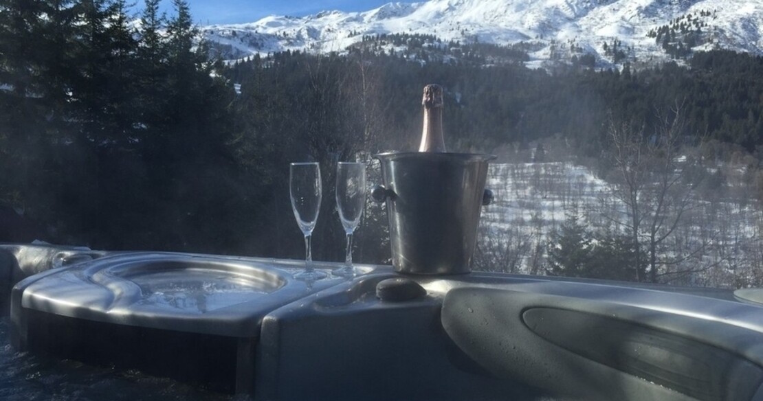 Chalet Bellevue, Meribel, hot tub