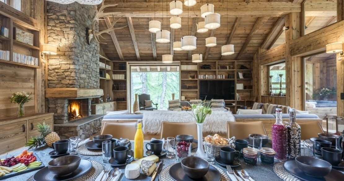 Chalet Inoko Val d'Isere dining 2