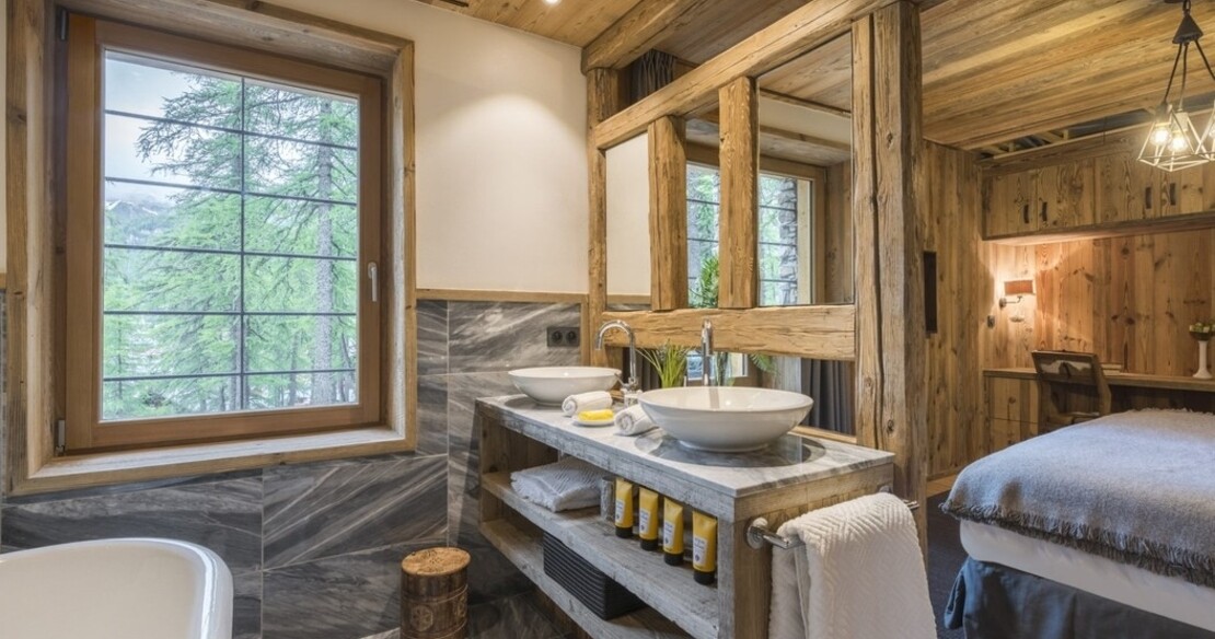 Chalet Inoko Val d'Isere bathroom