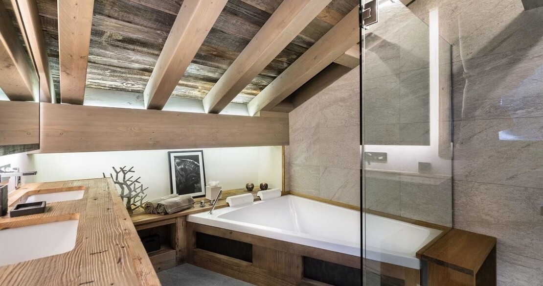 Chalet White - Bathroom