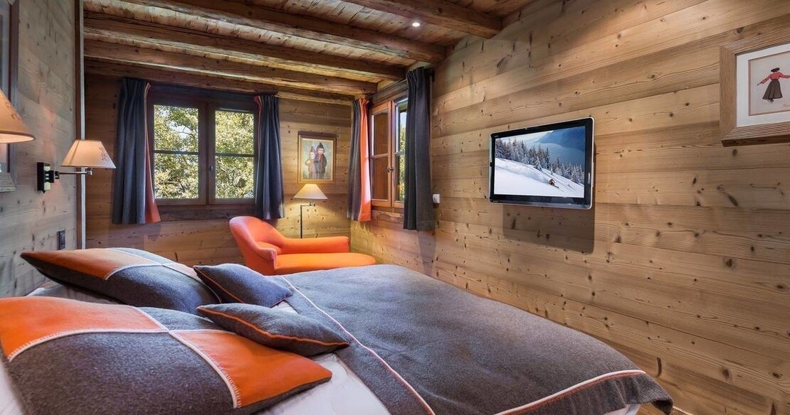 Chalet Face Nord - Courchevel Village - bedroom orange