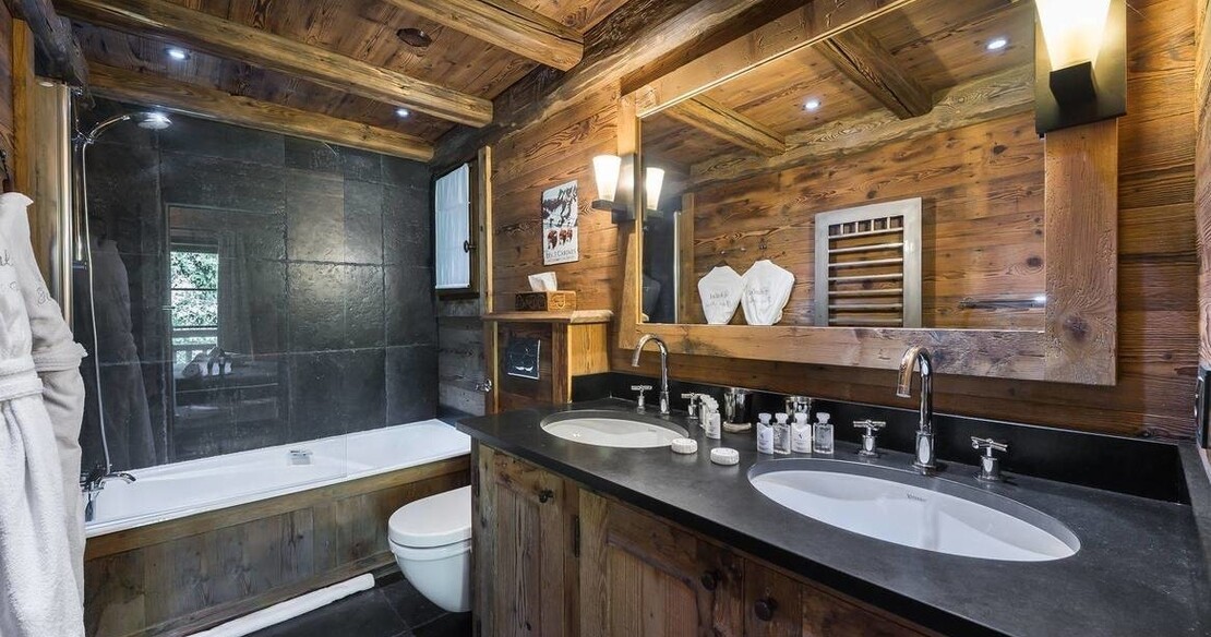 Chalet Face Nord - Courchevel Village - slate bathroom