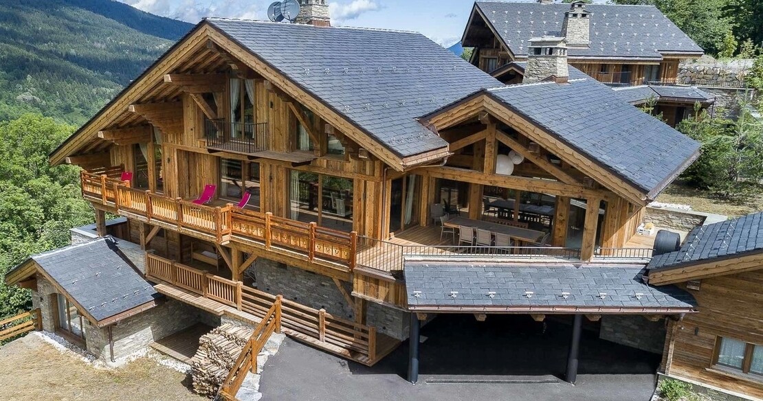 Chalet Queen Mijane - Meribel - front of chalet