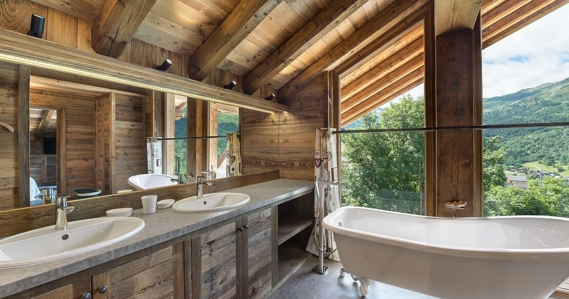 Chalet Queen Mijane - Meribel - bath tub view