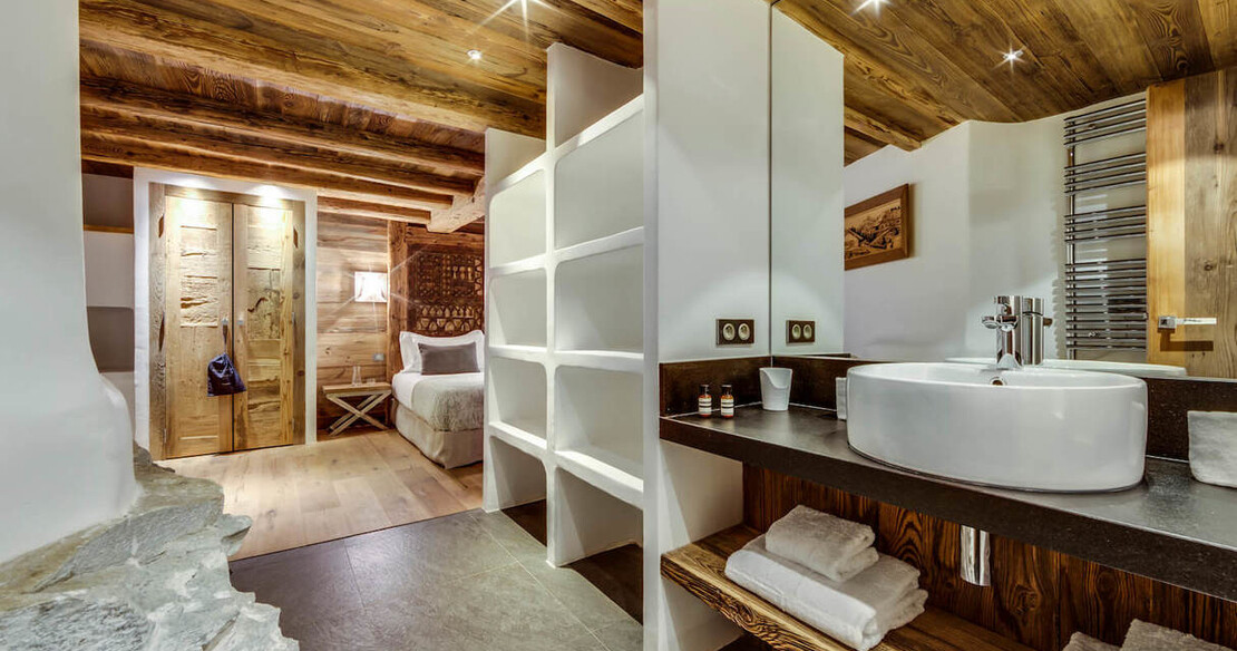 Chalet Vieux Pont - Val d'Isere - bathroom