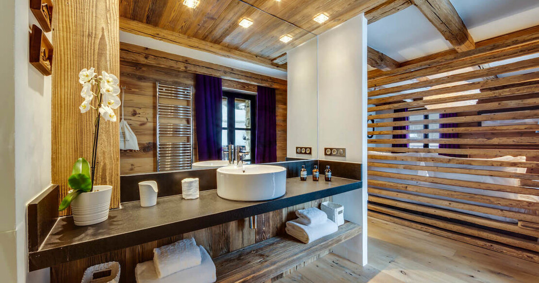 Chalet Vieux Pont - Val d'Isere - bathroom