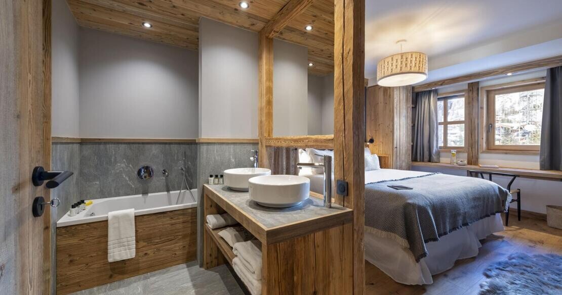 Luxury_Chalet_1850_Courchevel