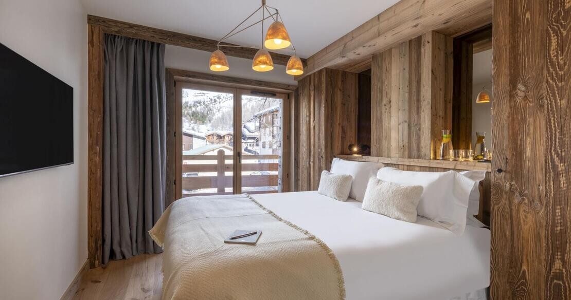 Luxury_Chalet_1850_Courchevel