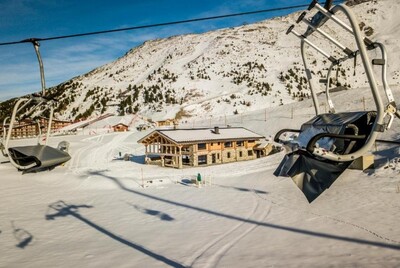 Chalet_Club_21_Forty_Arc_2000