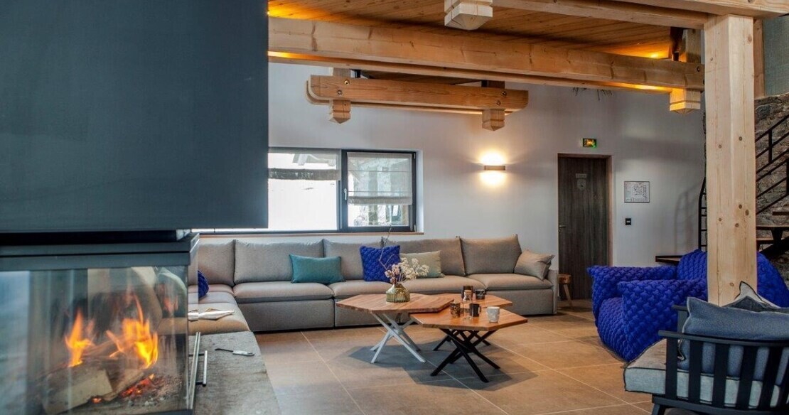 Chalet_Club_21_Forty_Arc_2000