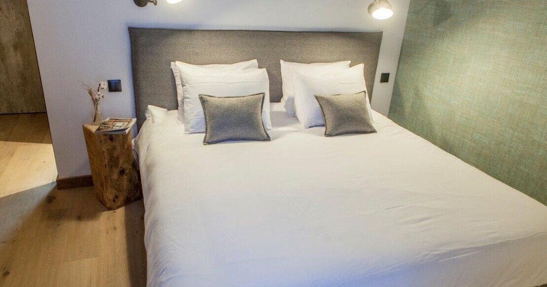 Chalet_Club_21_Forty_Arc_2000