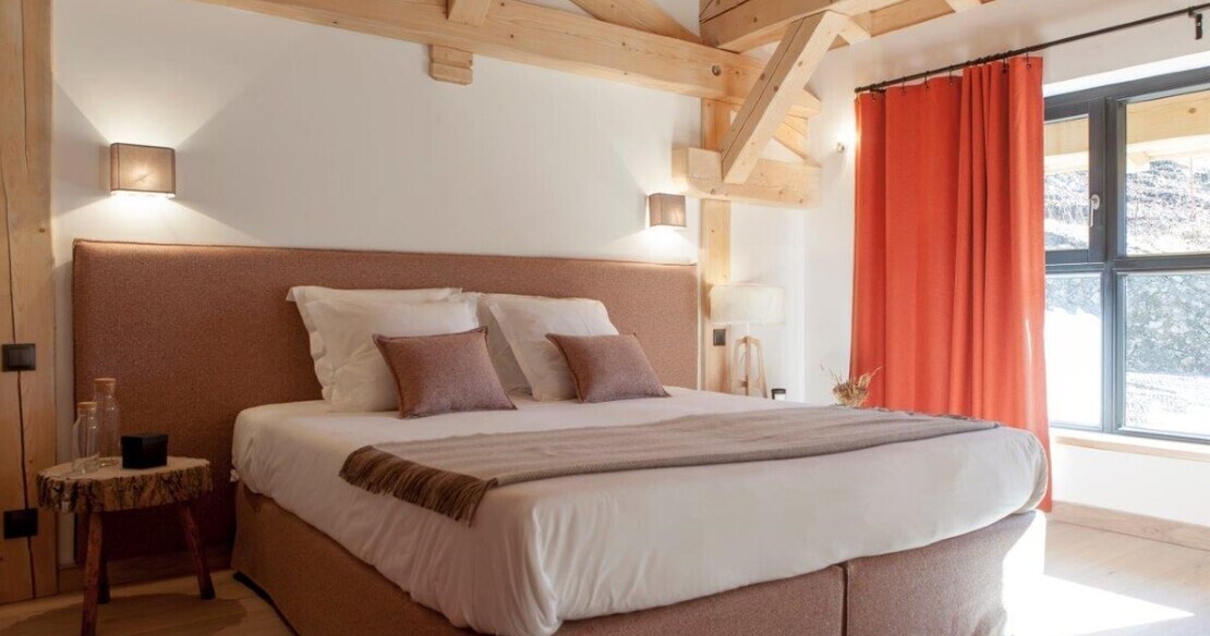 Chalet_Club_21_Forty_Arc_2000