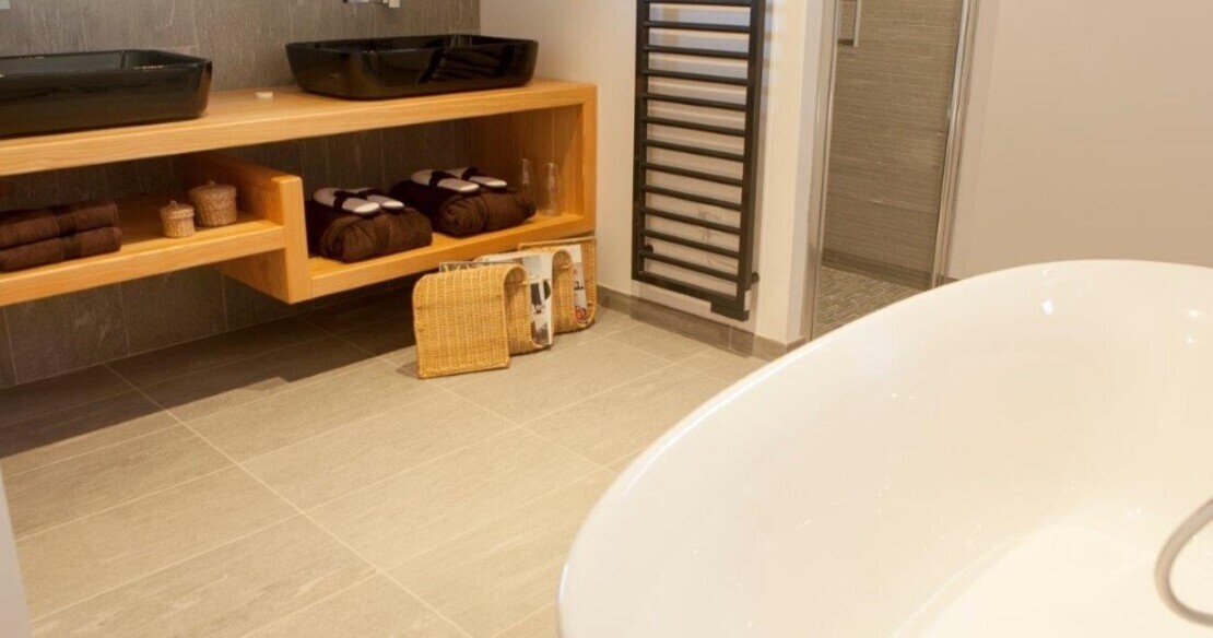 Chalet_Club_21_Forty_Arc_2000